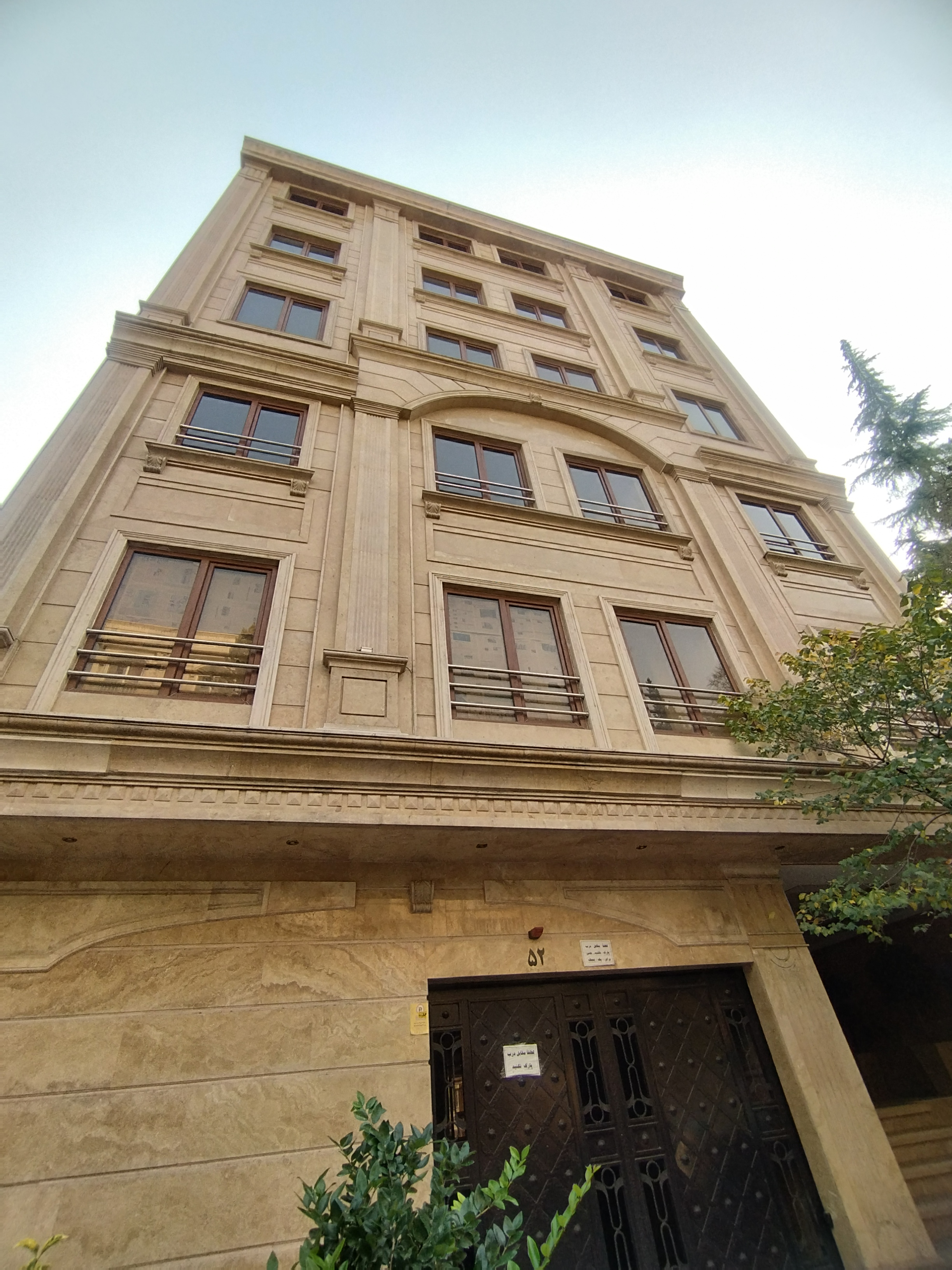 ۱۷۳ متر ۳ خواب ۲ پارکینگ