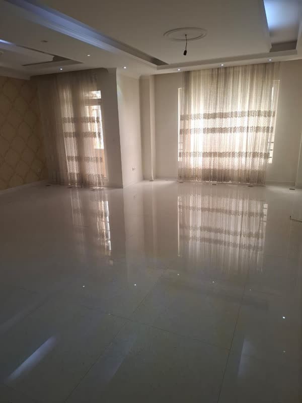 آپارتمان 170 متری* 2 پارکینگ * خوش نقشه