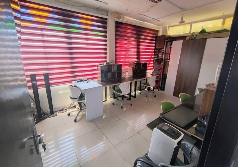 آپارتمان ۹۵ متری سه خواب بر اصلی مناسب اداری و مسکونی بسیار مناسب