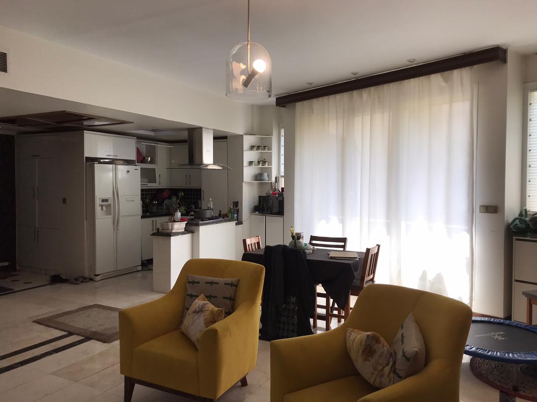 100 متر رو به آفتاب با حیاط مشجر و زیبا