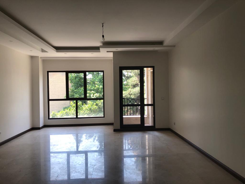 95 متر میدان محسنی با 2 بالکن