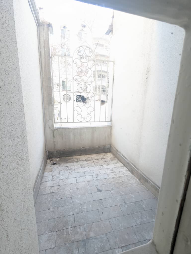 جردن۱۲۰متر همکف رو به آفتاب
