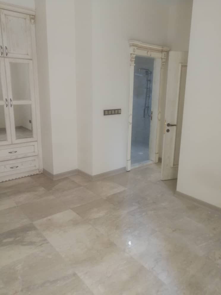 ۱۸۰متر ۳ خواب روبروی پارک ملت