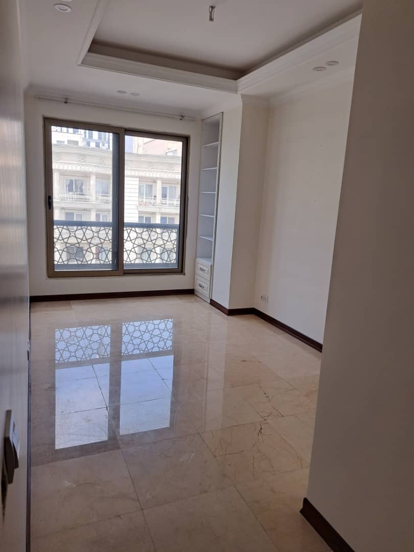 جردن ۲۱۳ متر ۳ خواب  امکانات کامل