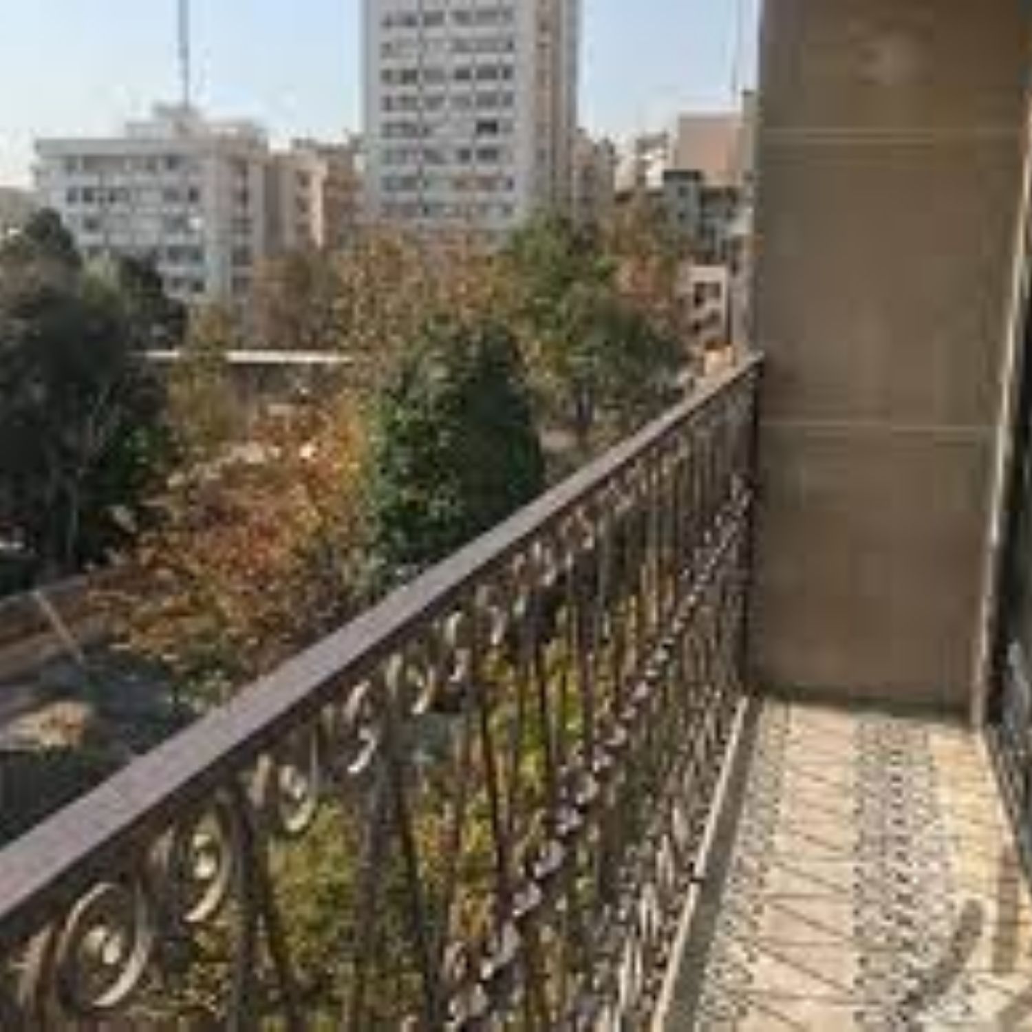 102 متر میرداماد