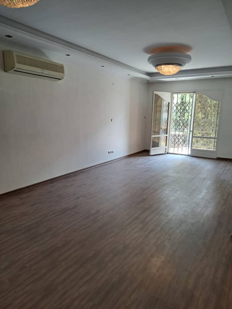 پارک ملت ۲۱۳ متر ۳ خواب امکانات کامل