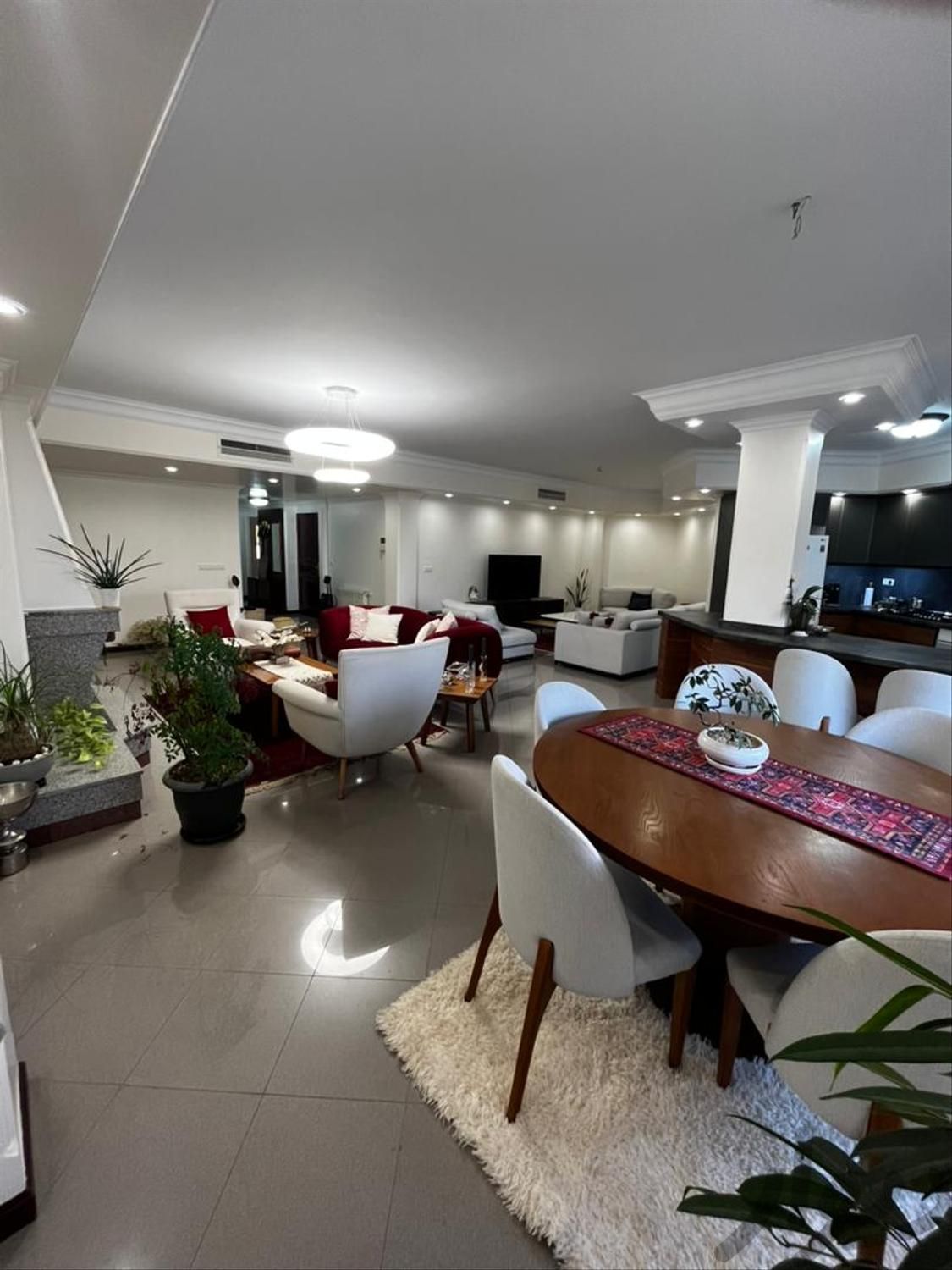 204 متر گلهای جردن 2 پارکینگ