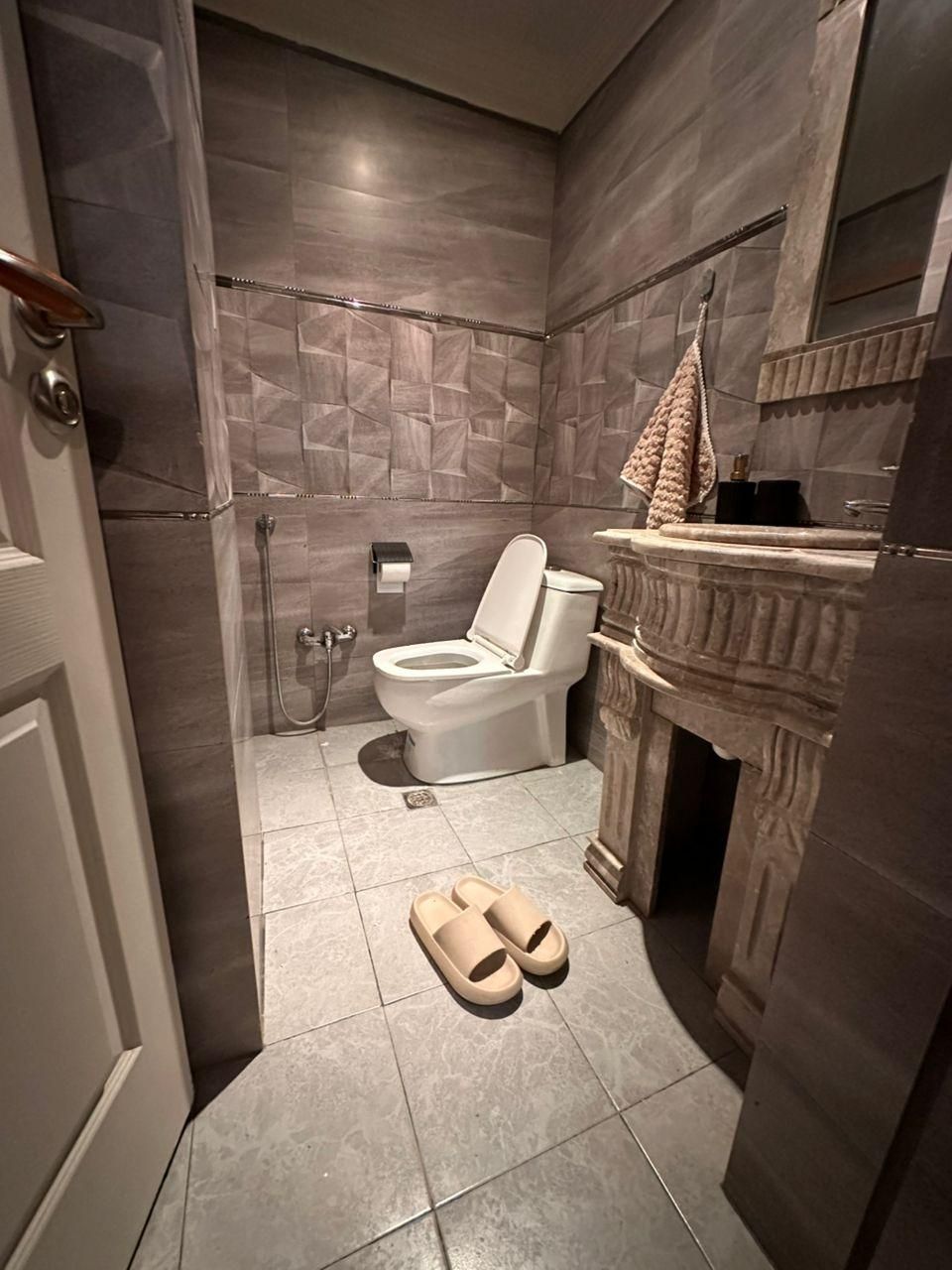 60 متر ظفر نفت شمالی با 30 متر حیاط اختصاصی