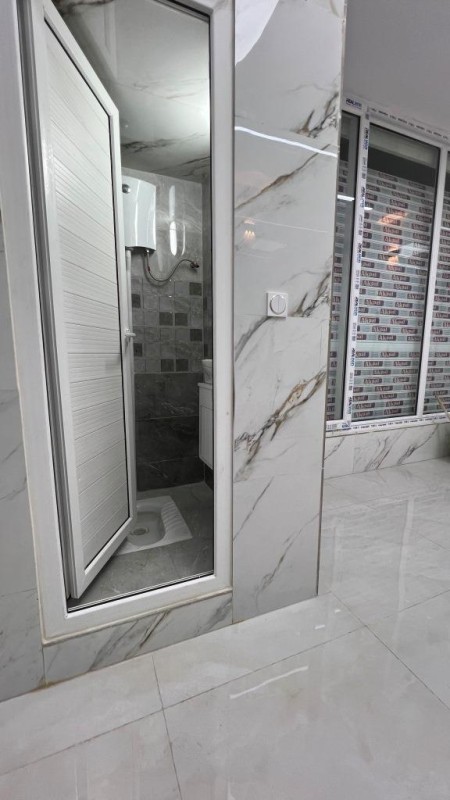 مغازه 24 متر فول بازسازی به همراه سرویس بهداشتی