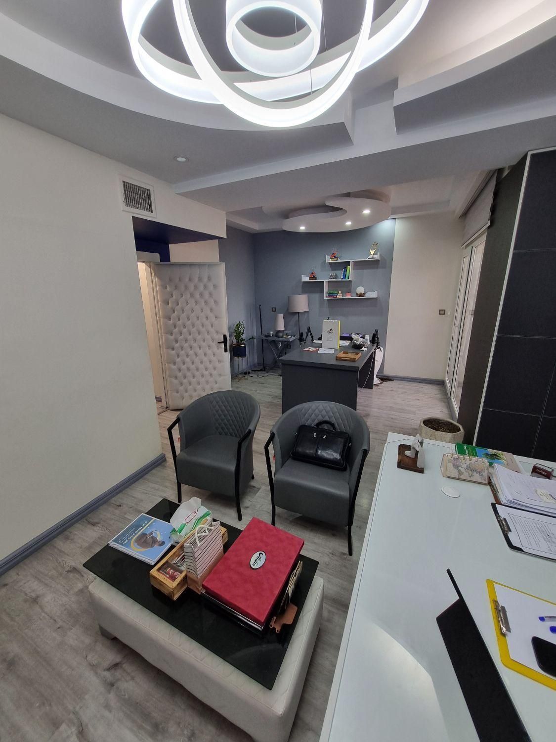 140 متر موقعیت اداری بازسازی شده