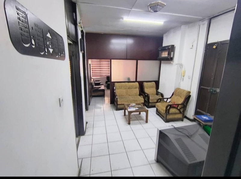 آپارتمان ۹۵ متری سه خواب بر اصلی مناسب اداری و مسکونی بسیار مناسب