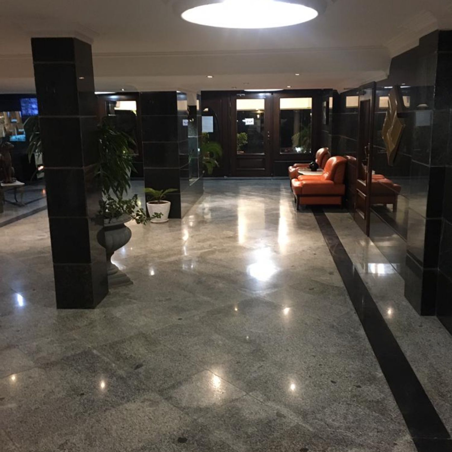 130متر 2خواب ولنجک