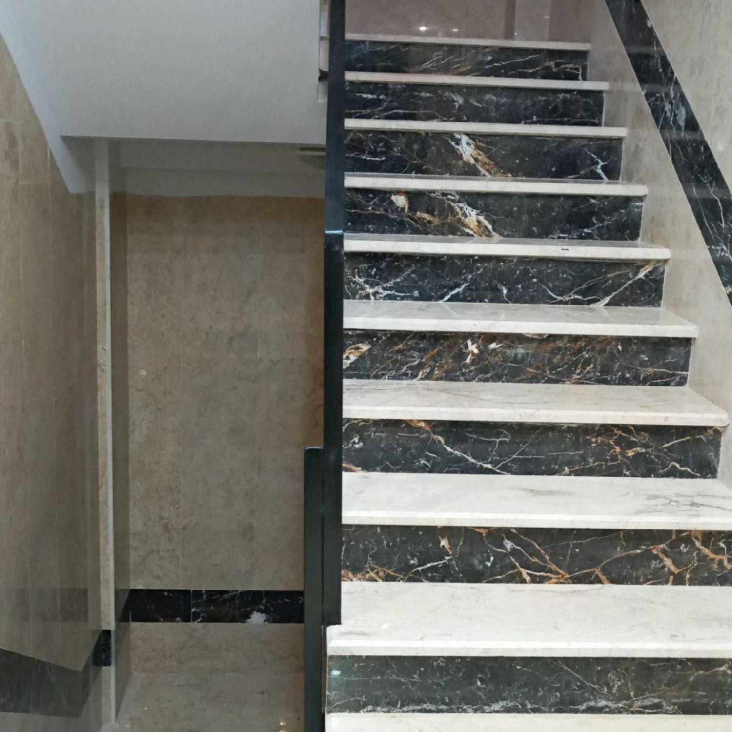 رهن و اجاره آپارتمان/قلهک 135 متر/تکواحدی