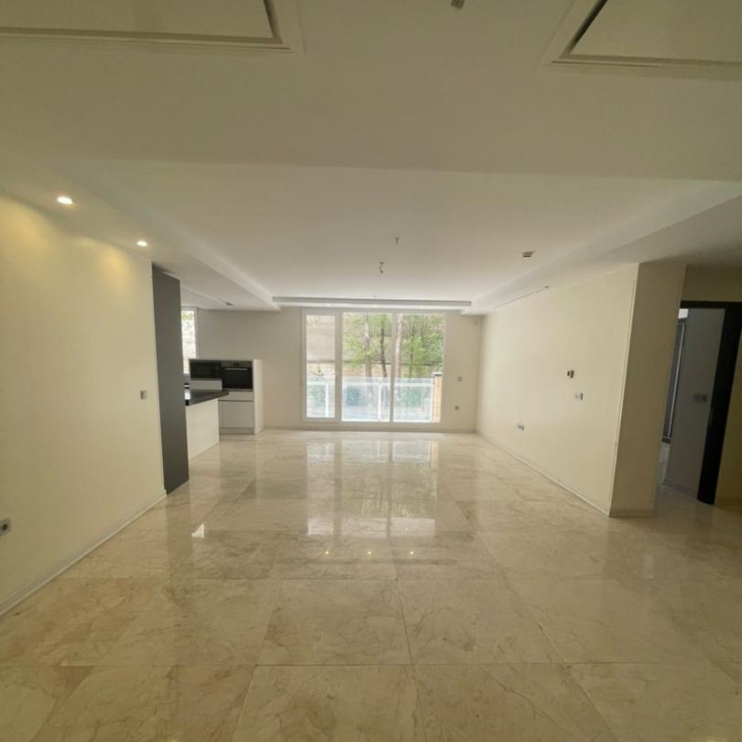 رهن و اجاره آپارتمان/ قلهک 160متر/مدرن و شیک