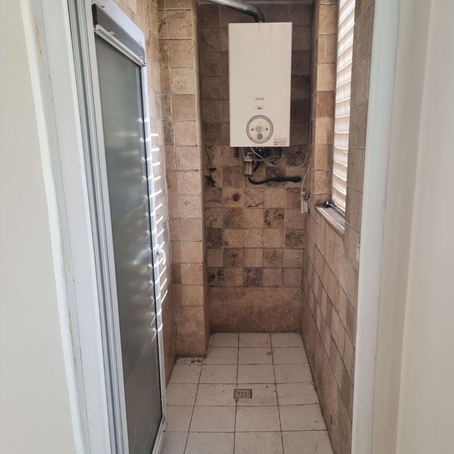 رهن و اجاره آپارتمان/ پاسداران 100 متر/ سند اداری