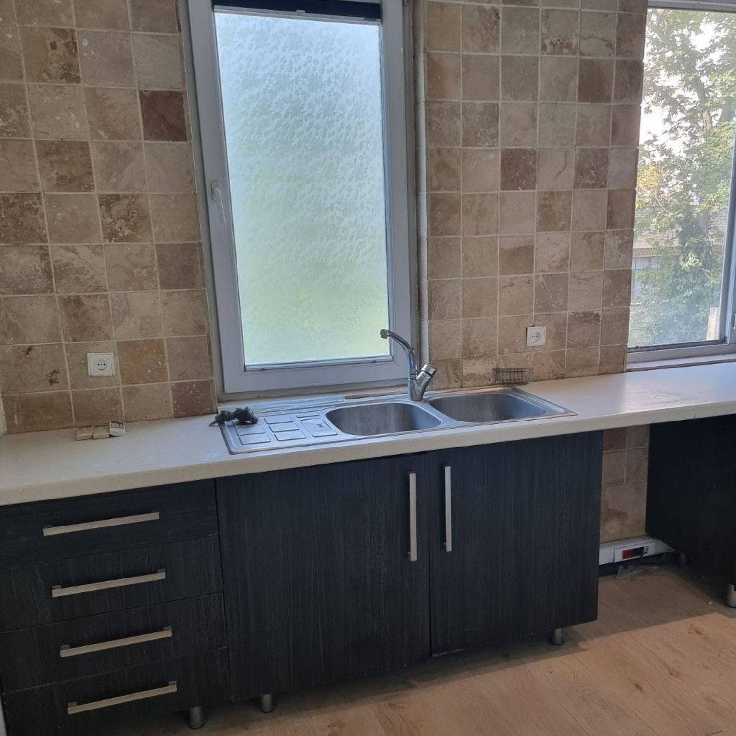 رهن و اجاره آپارتمان/ پاسداران 100 متر/ سند اداری