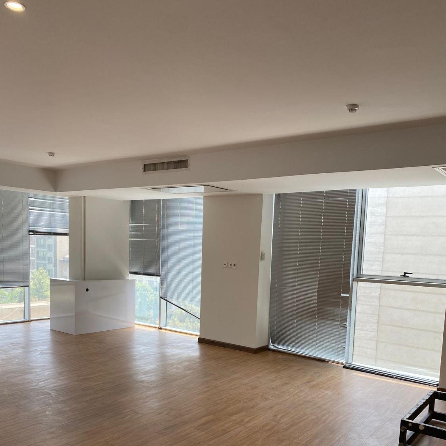 فروش اداری-تجاری/ پاسداران 146 متر/ بدون مشابه