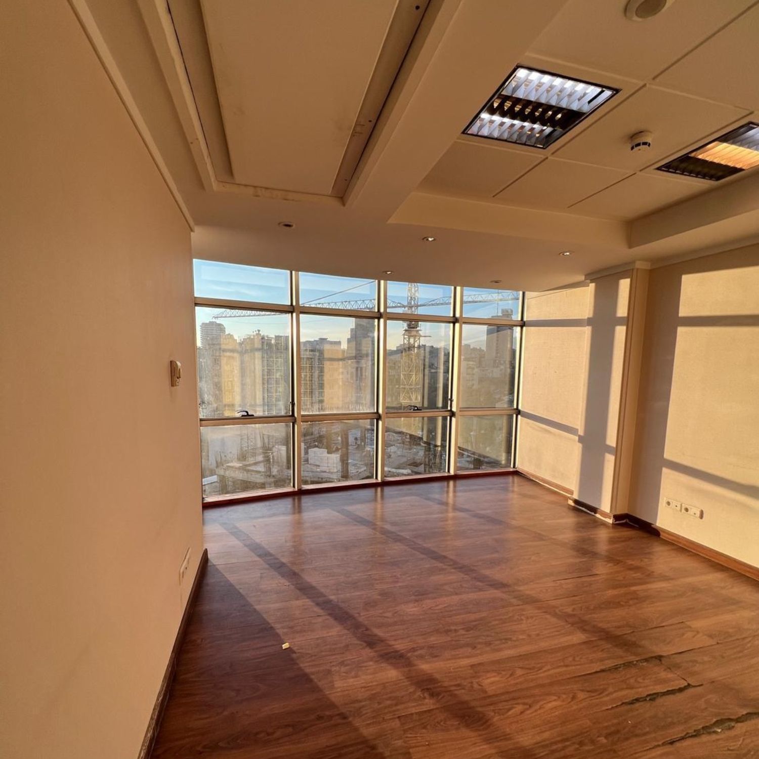 آپارتمان 110 متری / 2 خواب / ونک