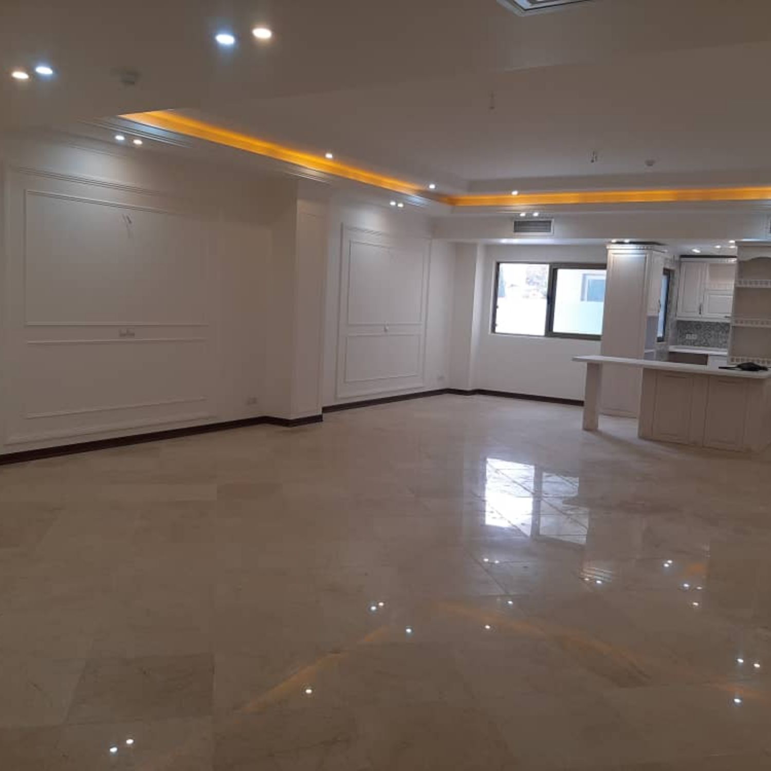 جردن نوساز زیر قیمت 137 متر 2 خواب 2 پارکینگ