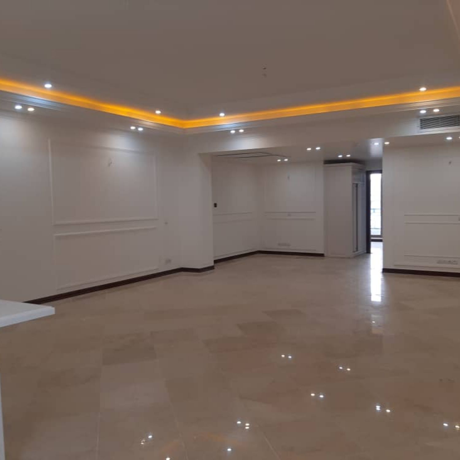 جردن نوساز زیر قیمت 137 متر 2 خواب 2 پارکینگ