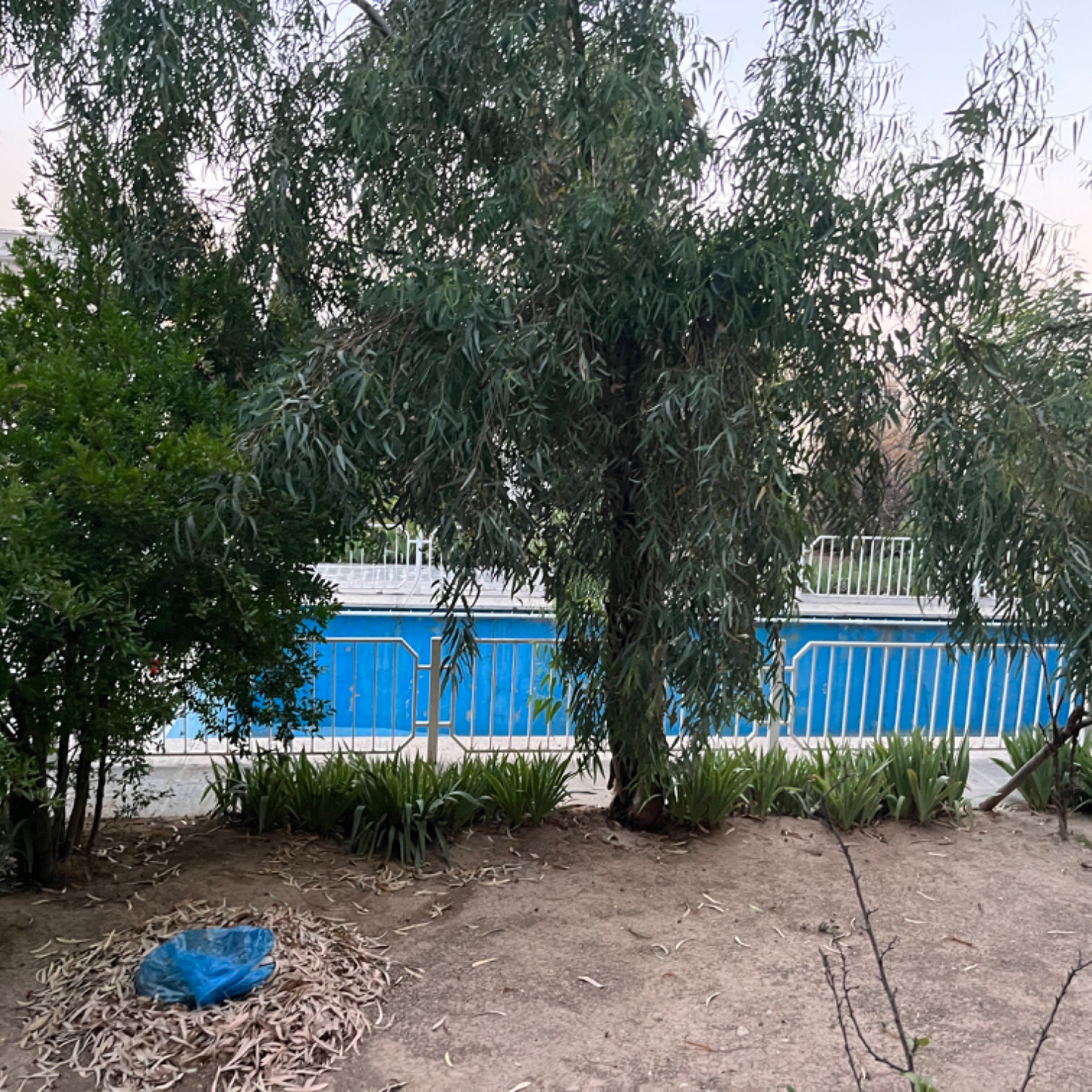 ١٢٠٠ متر زمين ١٠٠٠ متر بنا