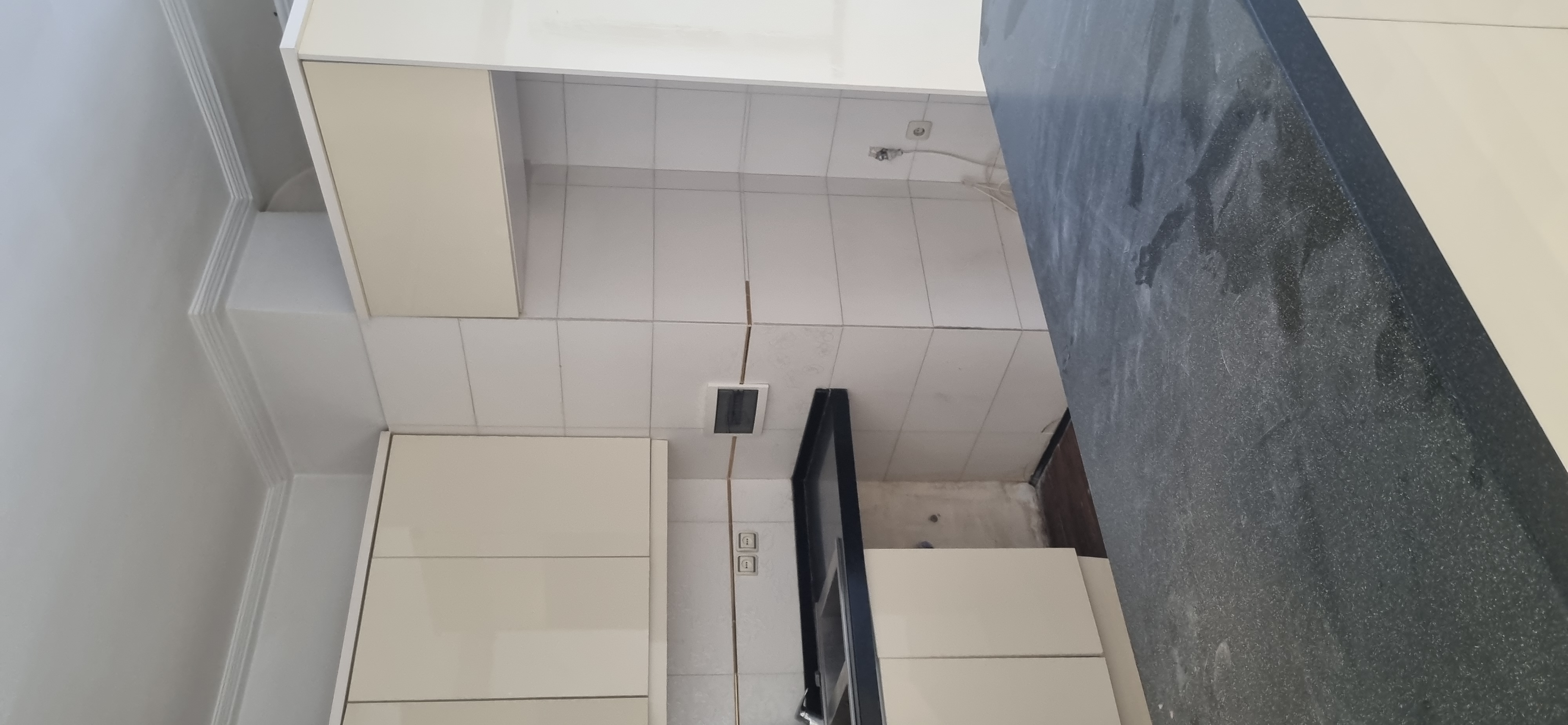 جردن ۱۵۰ متر ۳ خوابه طبقه ۵ رو افتاب
