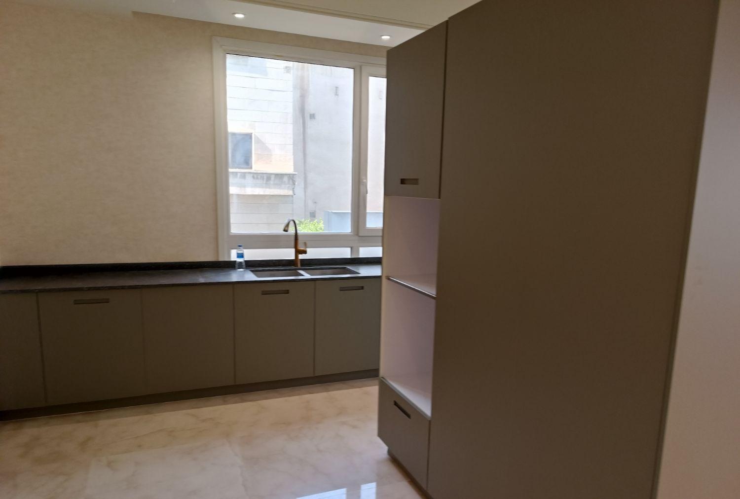 225 متر زعفرانیه