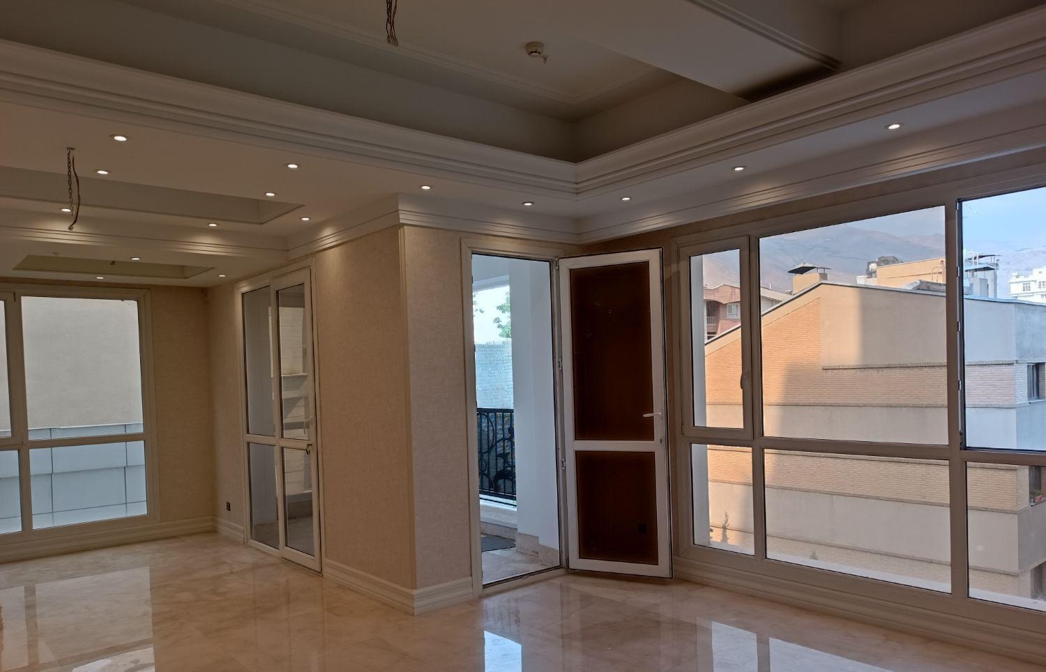 225 متر زعفرانیه