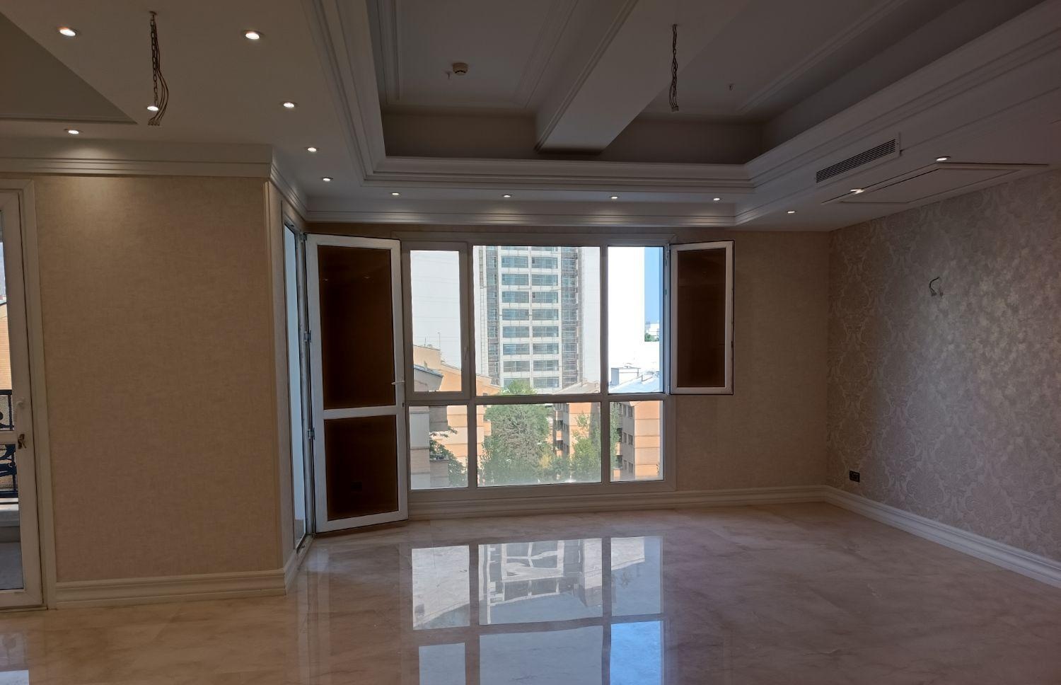 225 متر زعفرانیه