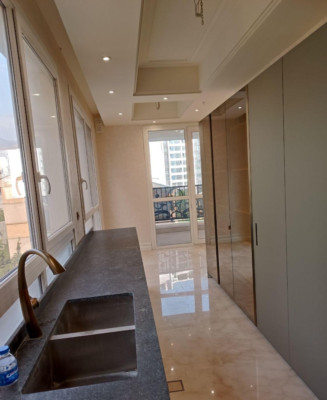 225 متر زعفرانیه