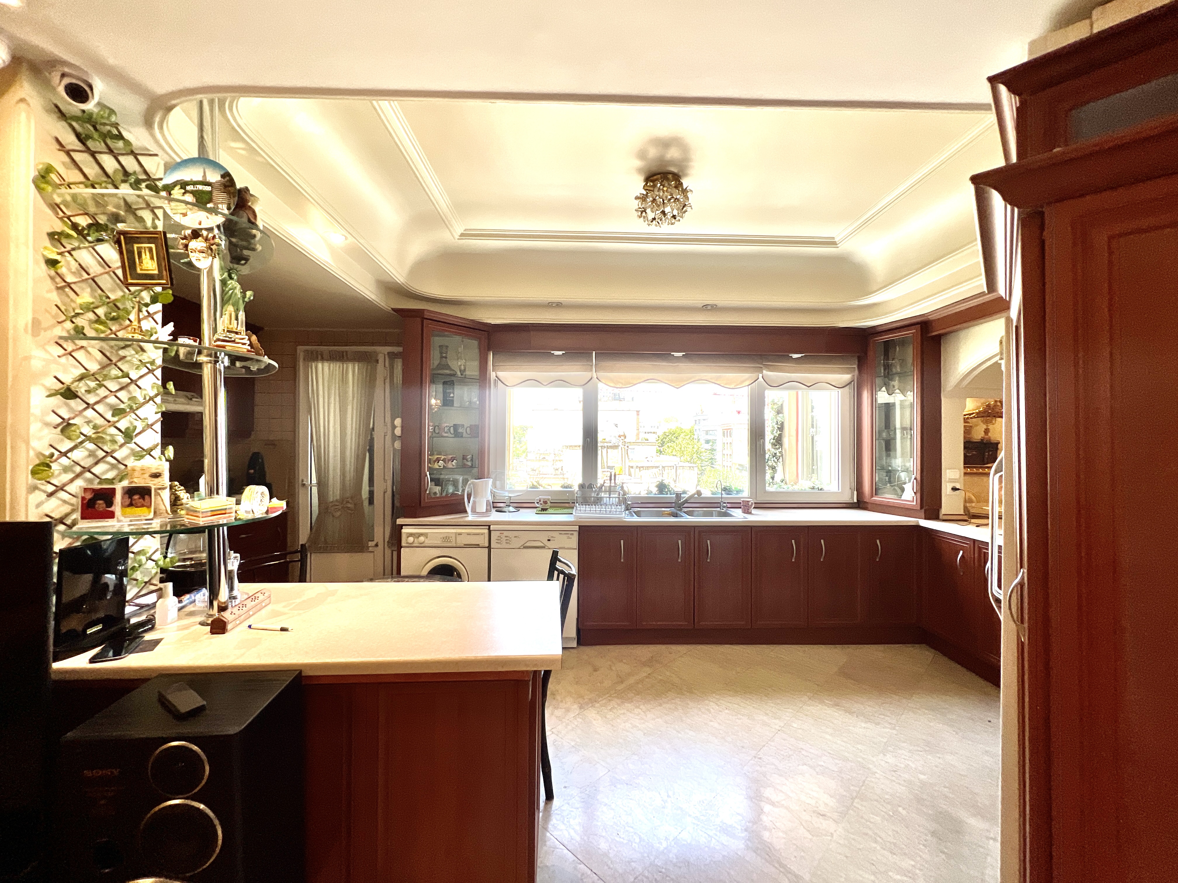 جردن لوکیشن تاپ ۲۰۰ متر تک واحد