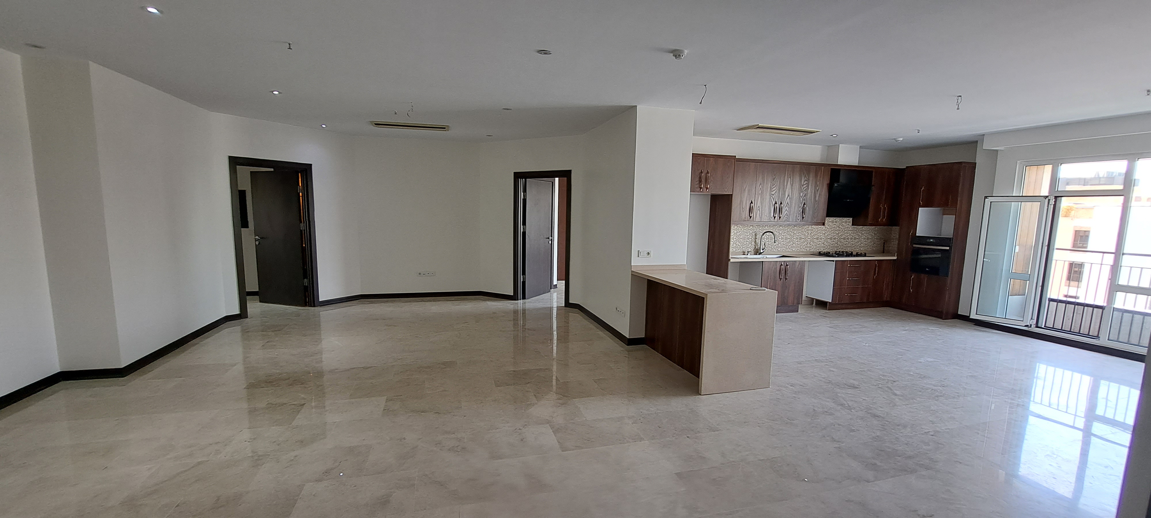 جردن خیابان طاهری  ۱۶۰ متر ۳ خواب