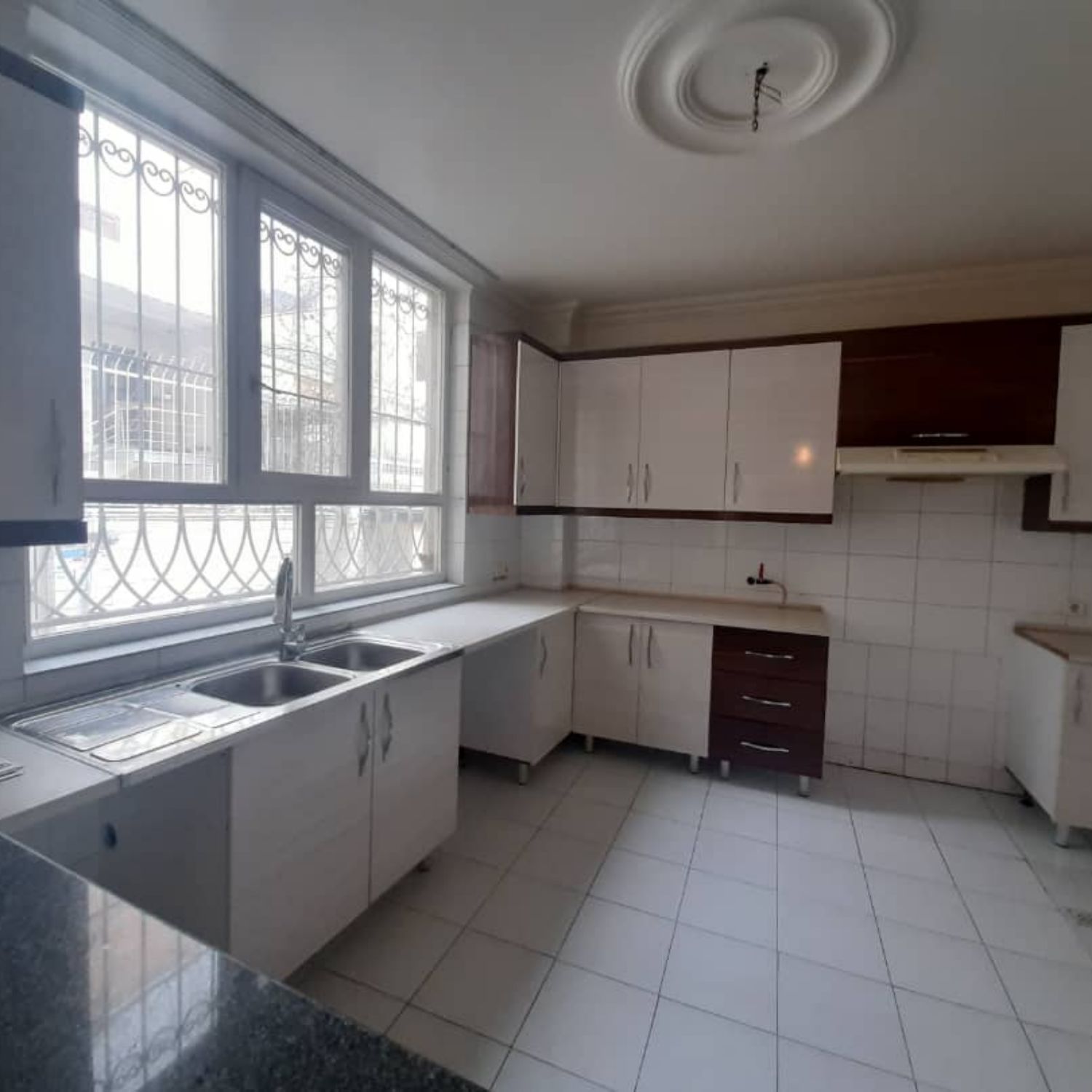 130متر//2خواب//شریعتی